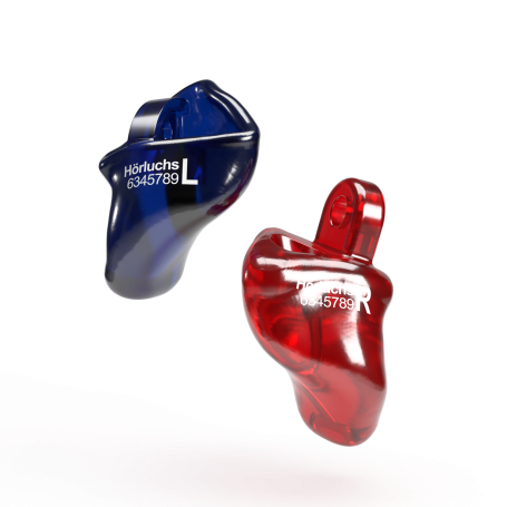 Maßgefertigte Hörluchs Arbeitsschutz-Otoplastiken in Blau (L) und Rot (R) mit Lasergravur der Seriennummer für die industrielle PSA-Anwendun