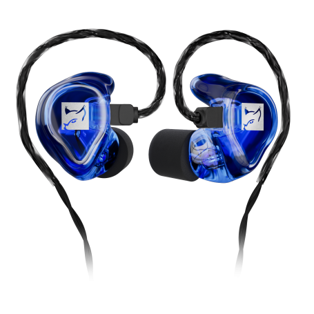 Blaue transparente In-Ear-Monitore von Hörluchs mit ergonomischem Design und professioneller Kabelführung vor weißem Hintergrund.